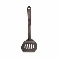 Espatula Volteable de Nylon, Redonda, Ranurada, 13 Pulgadas, Color Negro. NORPRO 905