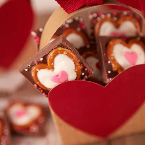 Confitillo de Corazon Jumbo para Decorar, 3.25 Onzas. WILTON 710-032