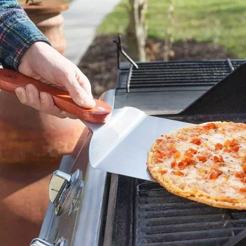 Pala para Pizza en  Acero inoxidable con Mango de Madera de 21 Pulgadas OUTSET QZ10