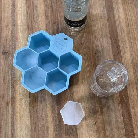 Bandeja de Hielo en Cubos Hexagonales Tamano Jumbo de 7 Cavidades OUTSET 76634
