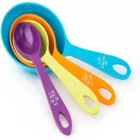 Juego Cucharitas de Medir Plasticas, Colores Surtidos. FOX RUN BRANDS 4842
