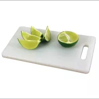 Tabla de Picar de Policarbonato de Color Blanco de 25 x 35 x 1 Centimetros MASTER CHEF 3525-00 WHITE 2