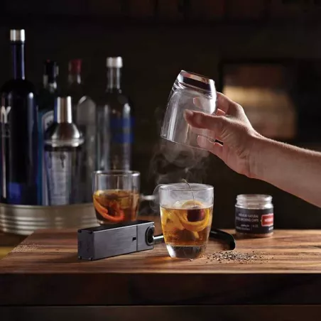 Frasco de Chips de Madera Natural Mesquite, 6 Onzas OUTSET 76536