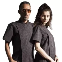 Gabacha Cruzada de  Manga Corta de Color Negro Talla XL CHECKEDOUT CU1108D120000AL-XL