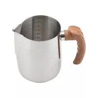 Pichel de Acero Inoxidable con Agarre de Madera de 1000 Mililitros TIPS HOK-013