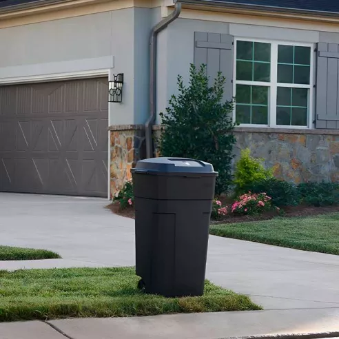 Basurero con Ruedas para Trabajo Pesado de 128.7 Litros, Color Negro RUBBERMAID FG289804BLA