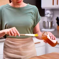 Espatula Delgada Flex-Core de Silicon Blanco con Puno de Madera TOVOLO 1000144 2