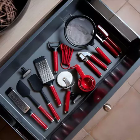 Colador de Malla de Acero Inoxidable con Puno Rojo de 7 Pulgadas KITCHEN AID KAG161OHERE