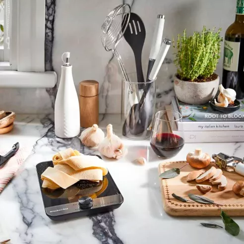 Balanza Digital para Cocina de Vidrio para 11 Libras Negro KITCHEN AID KQ908G