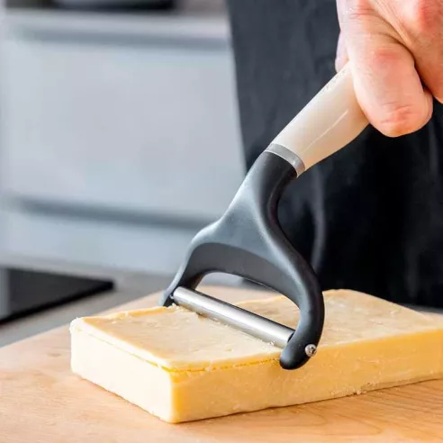 Cortador para Queso con Puno Color Crema KITCHEN AID KAG133OHACE