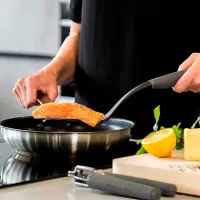 Espatula Ranurada de Nylon con Puno Gris KITCHEN AID KAS002OHCGG 2