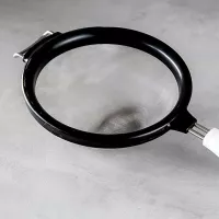 Colador Clasico Blanco con Borde de Metal de 7 Pulgadas  KITCHEN AID KCG161OHWHE 2