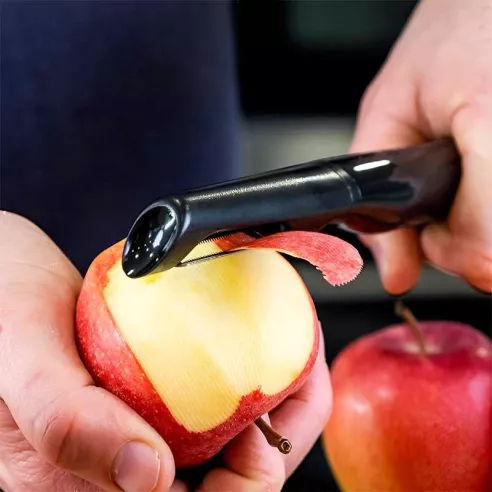 Pelador Europeo Clasico de Acero Inoxidable con Puno Negro KITCHEN AID KCG112OHOBE