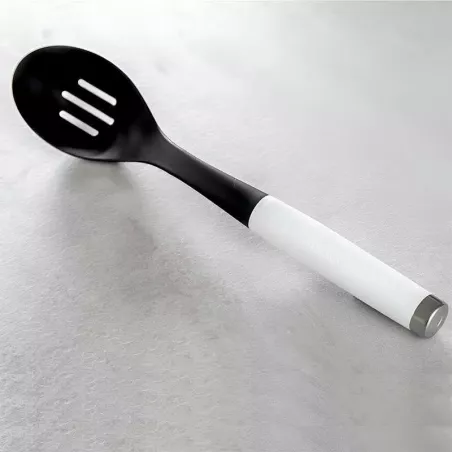 Cuchara Clasica Ranurda de Nylon con Puno Blanco KITCHEN AID KCG004OHWHE