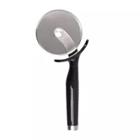 Cortador y Rebanador Clasico de Acero Inoxidable para Pizza con Puno Negro KITCHEN AID KCG113OHOBE