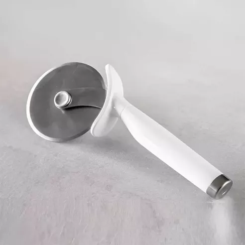 Cortador y Rebanador Clasico de Acero Inoxidable para Pizza con Puno Blanco KITCHEN AID KCG113OHWHE