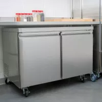 Mesa Undercounter Refrigerada 2 Puertas de Acero Inoxidable 48 Pulgadas U-STAR UUC-48R-E-HC 2