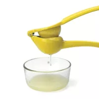 Exprimidor Manual de Citricos de Color Amarillo PROGRESSIVE GT-3949 2