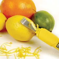 Zester de Acero Inoxidable de 19 Centimetros NORPRO 202 2